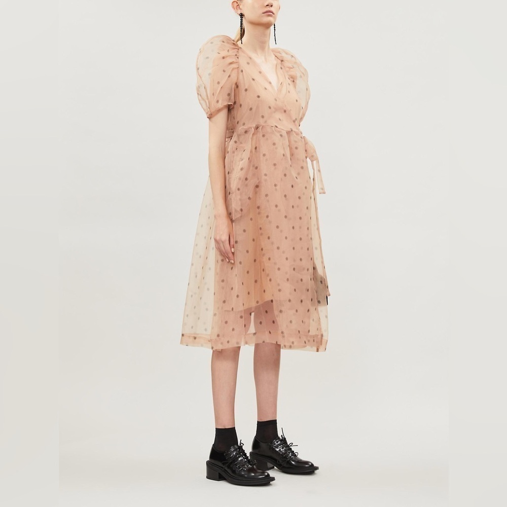 Baum Und Pferdgarten Women’s Adelaide Puff-Sleeve Midi Wrap Dress in Tan